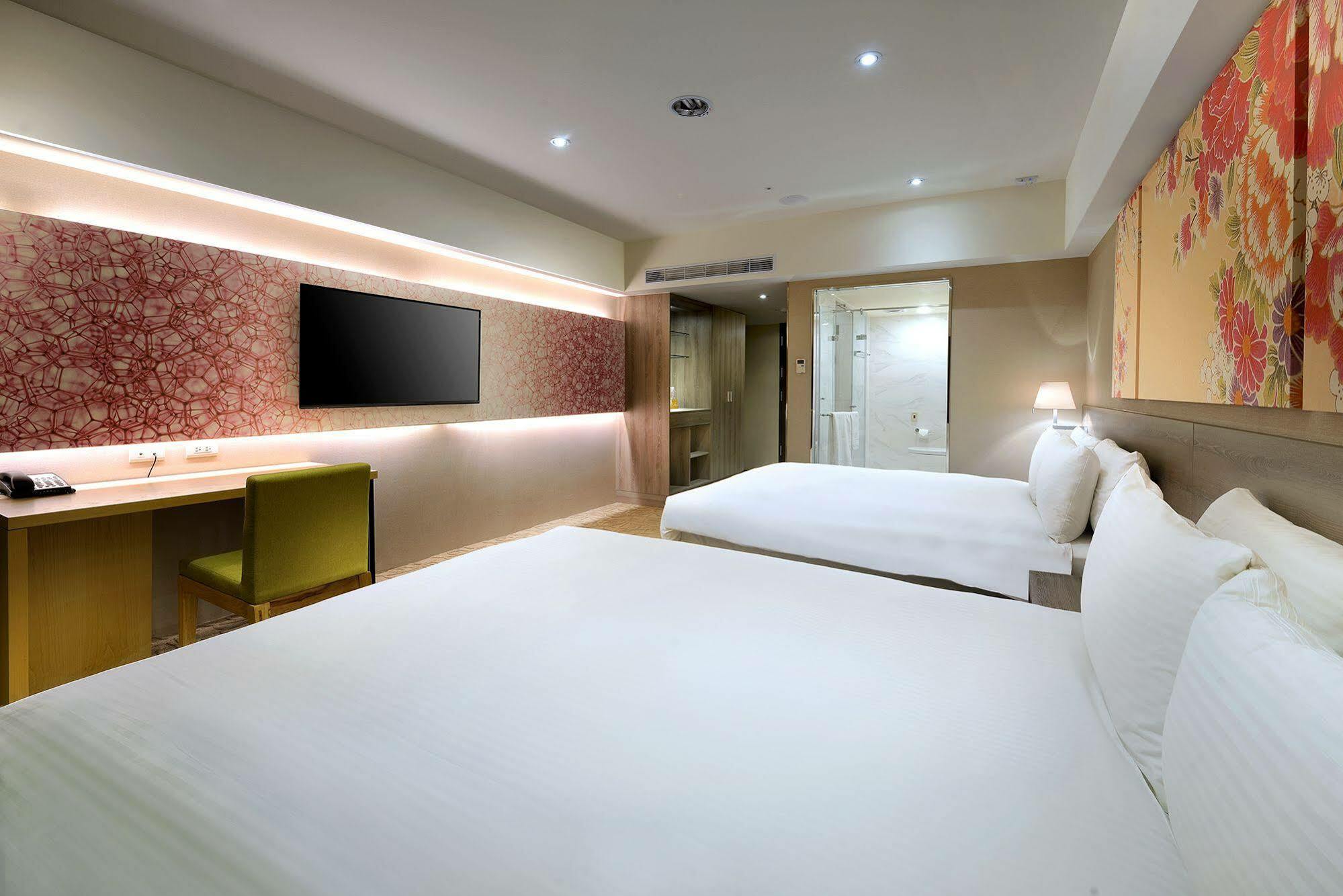 Aeris International Hotel Taichung Exterior photo